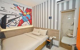 Front One Budget Hotel Tirtonadi Solo